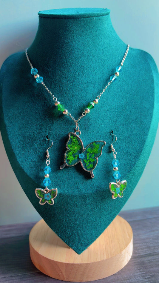 Handmade butterfly set with dried florals
