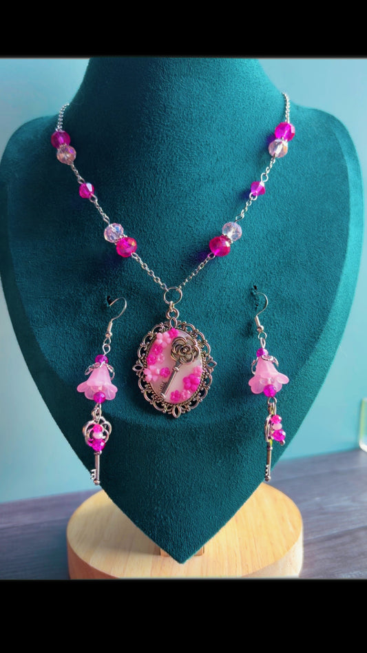 Handmade floral key cameo set