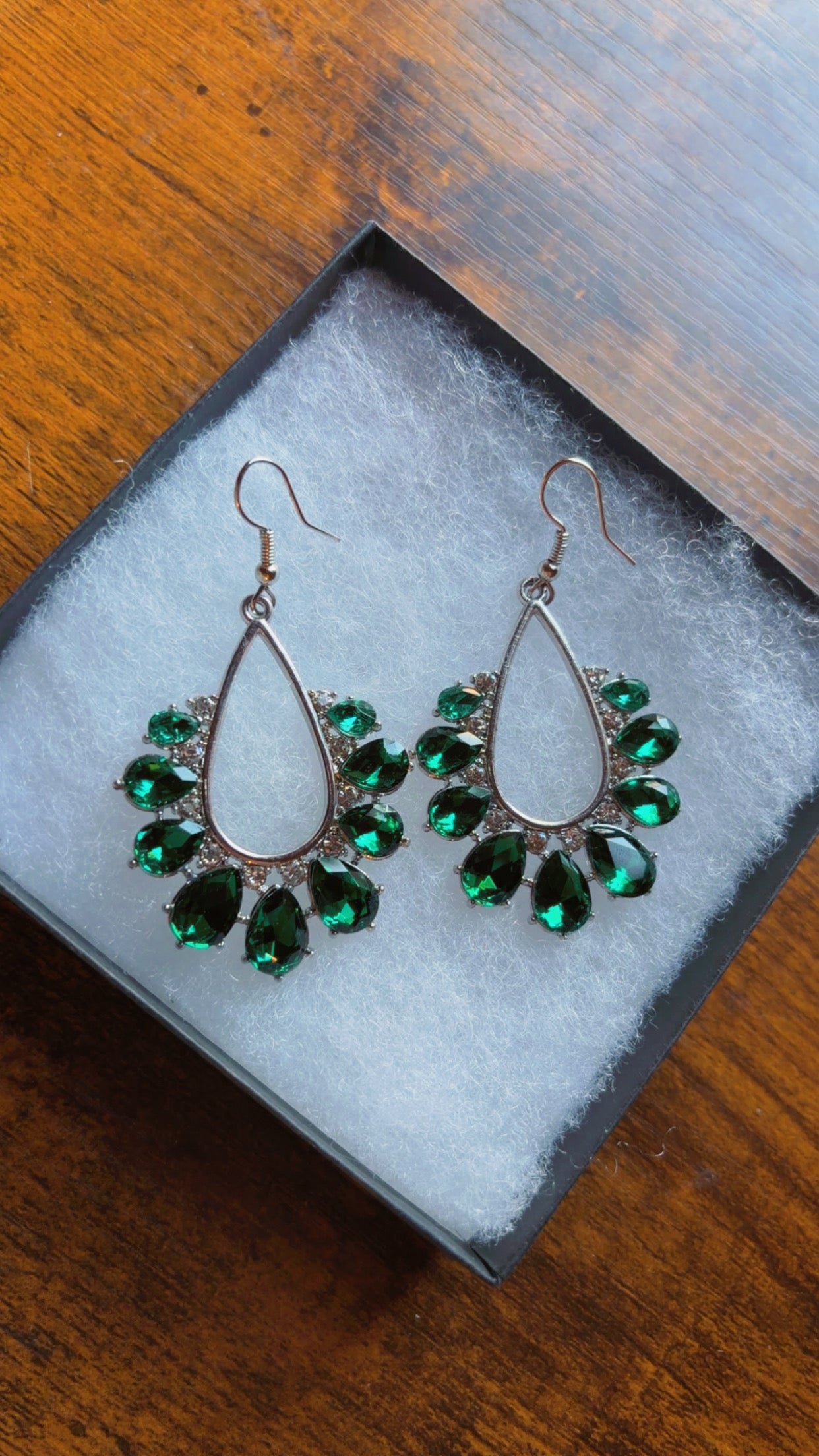 Emerald green rhinestone earrings