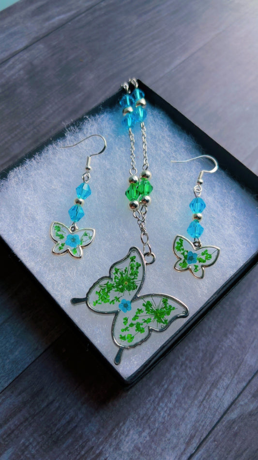 Handmade butterfly set with dried florals