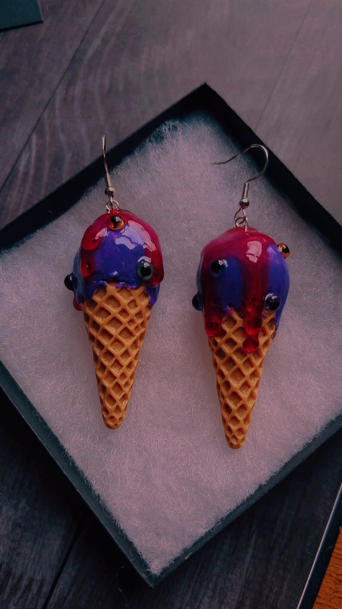 Handmade eyes-cream cone earrings