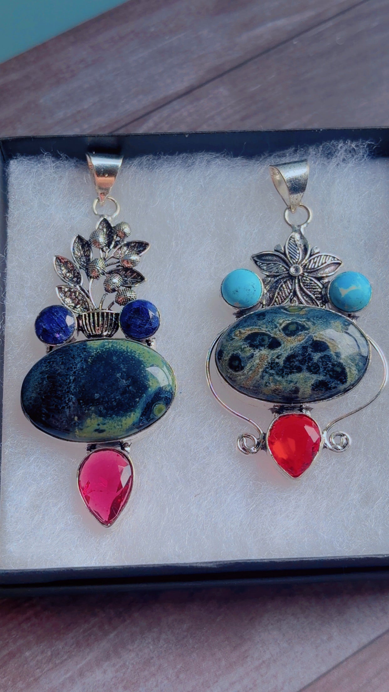 Kombaba jasper pendants