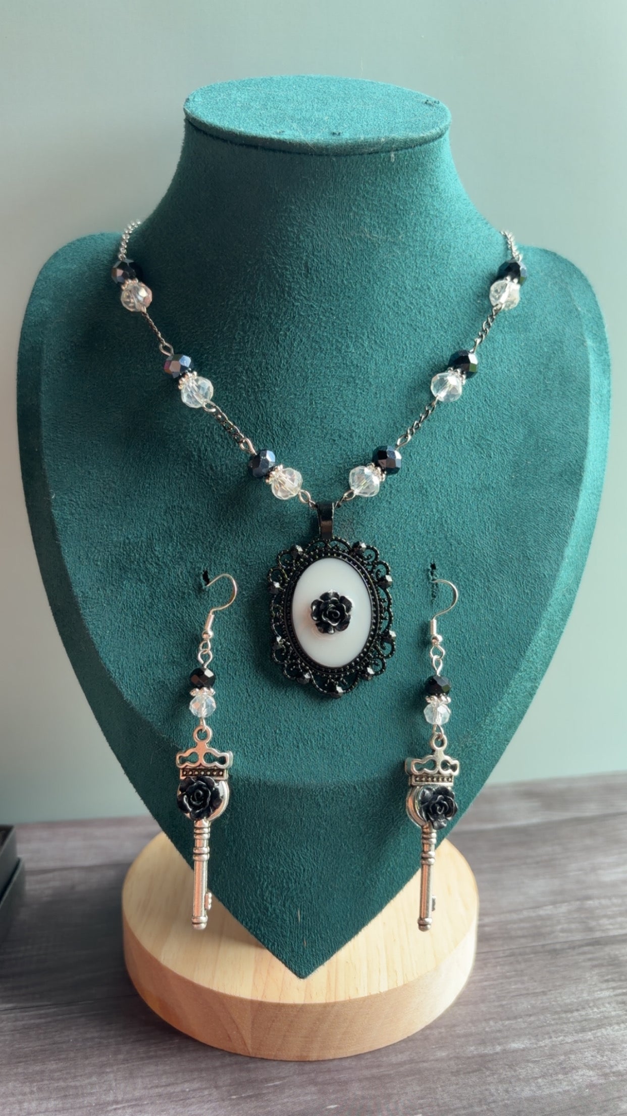 Handmade black rose cameo and keys set