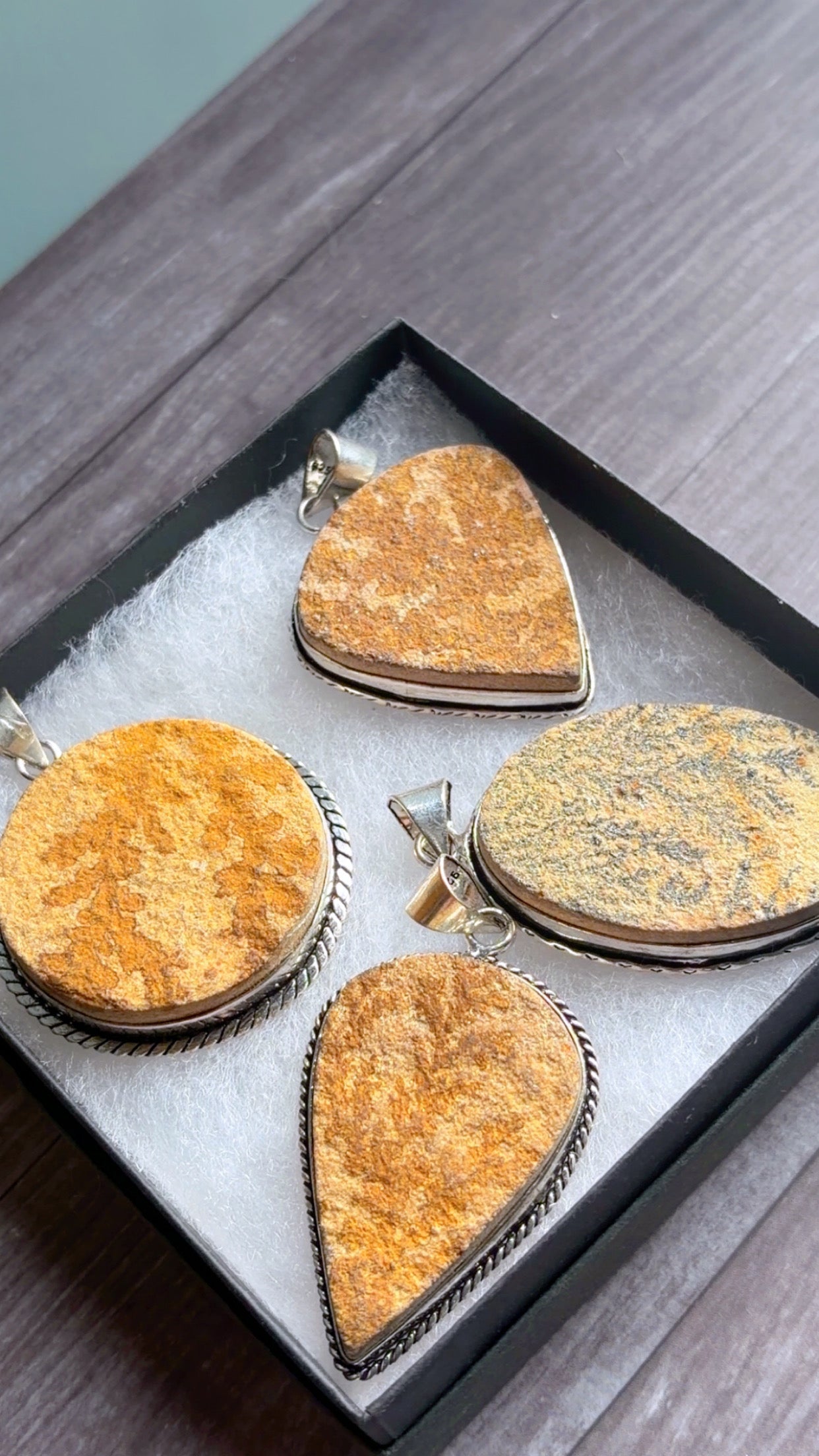 Psilomelane jasper pendant