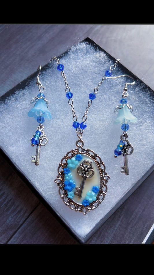 Handmade floral key cameo set