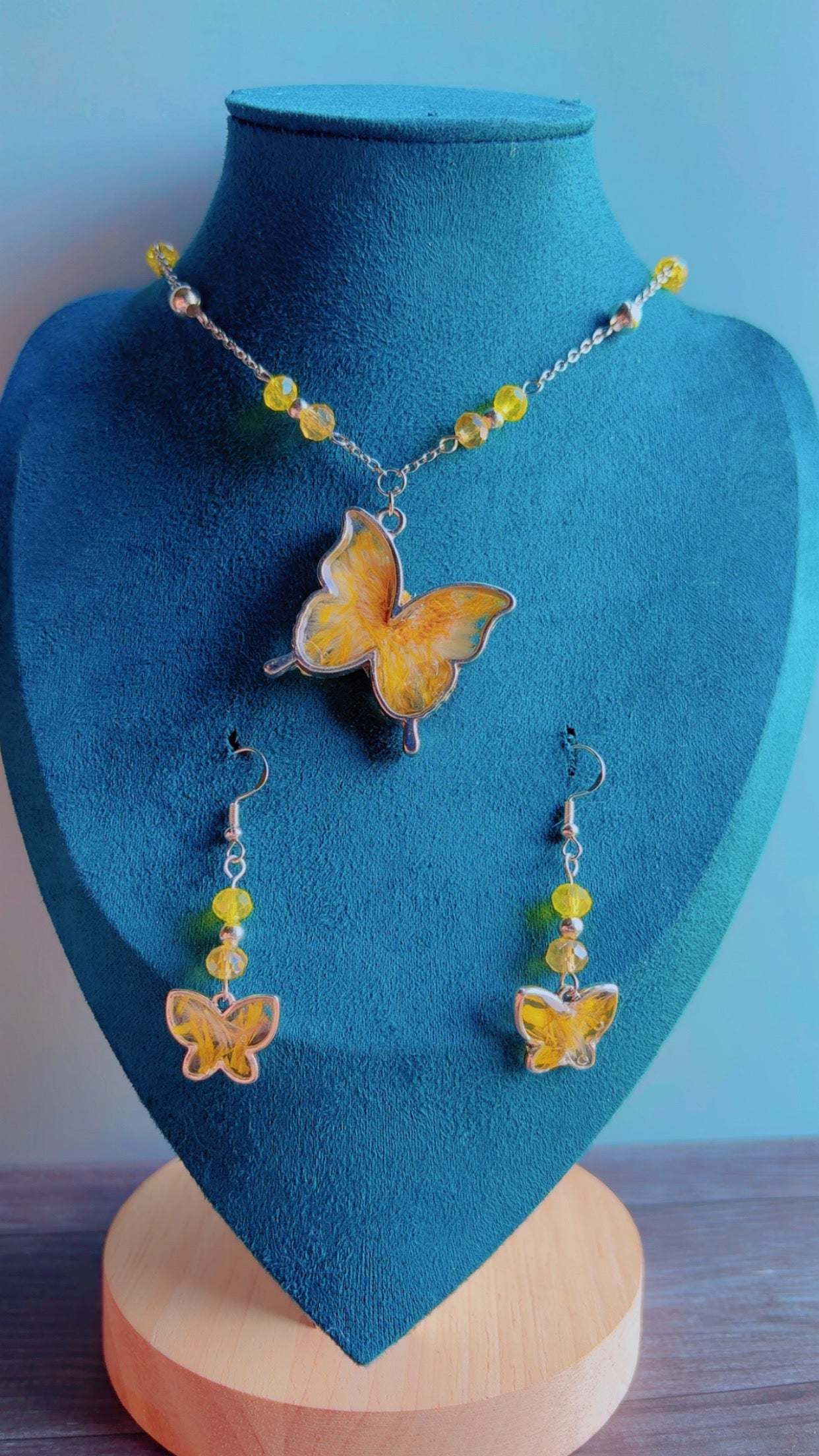 Handmade butterfly set with dried dandelion petals
