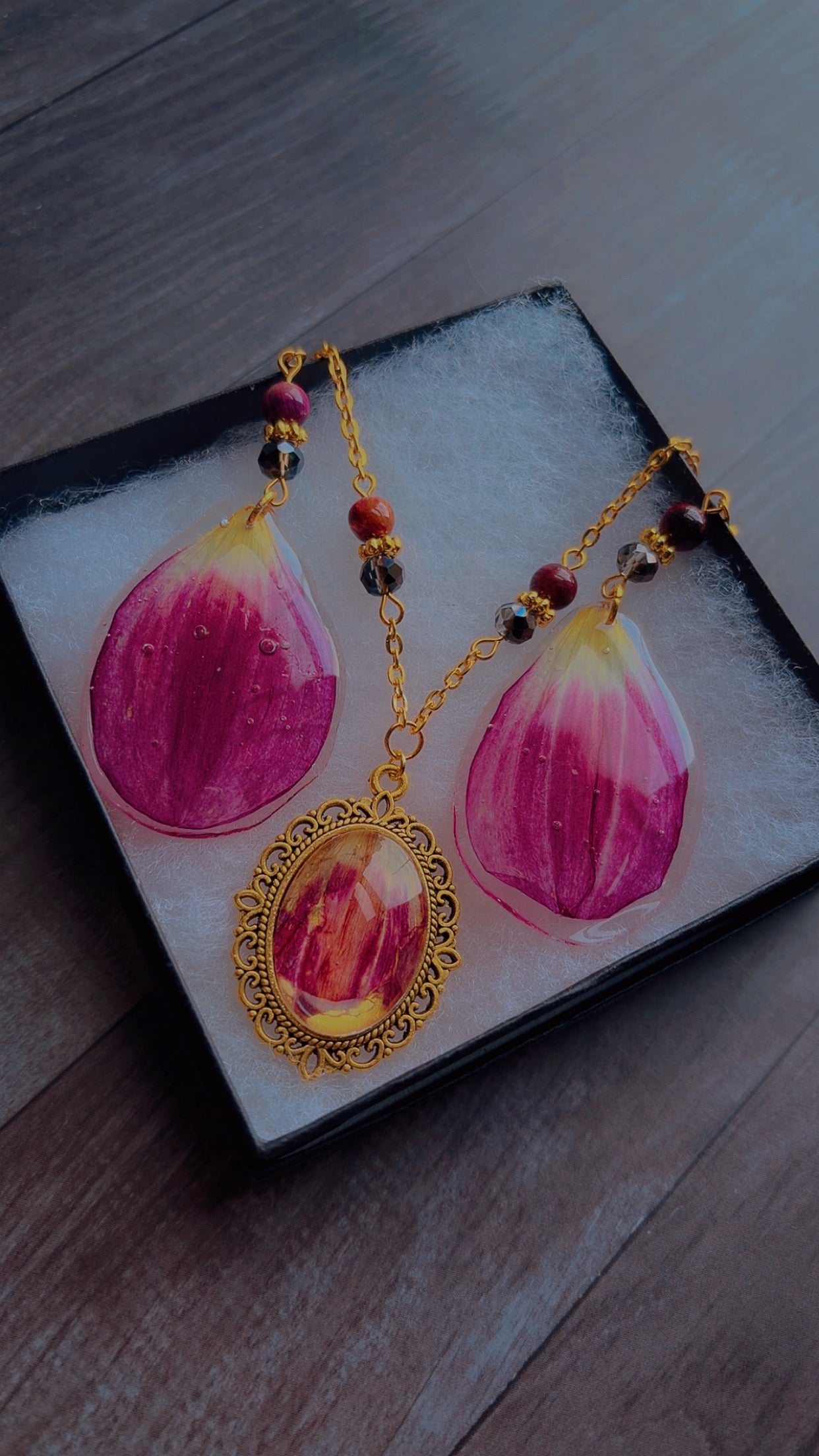 Handmade purple dahlia petal necklace & earrings set