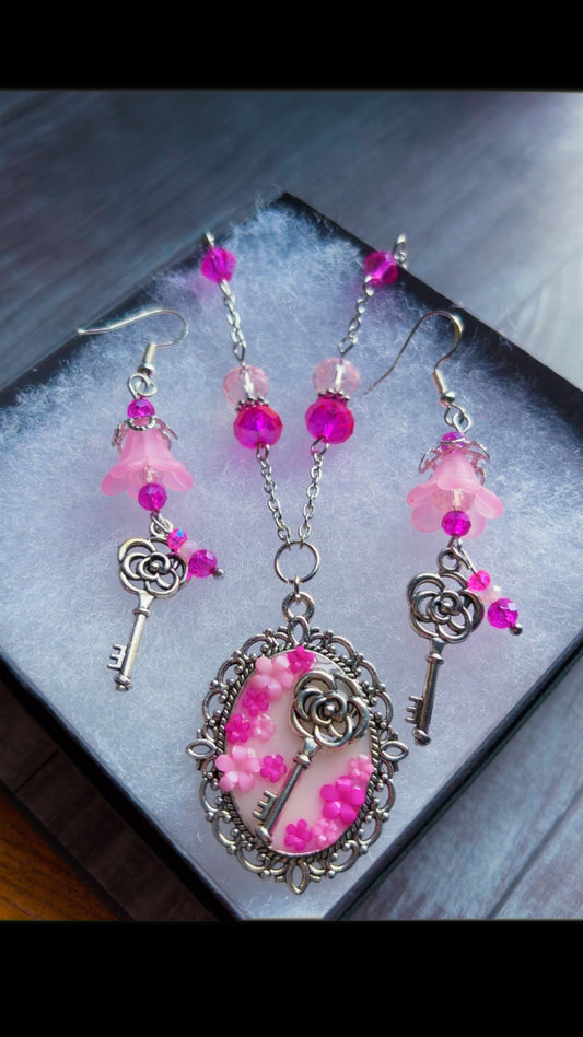 Handmade floral key cameo set