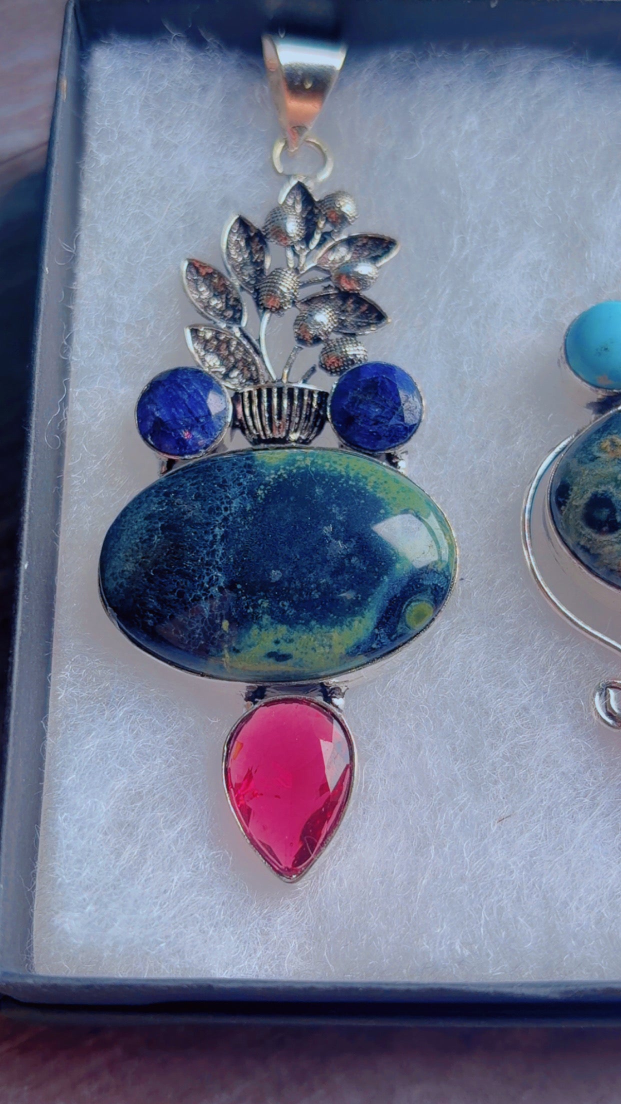 Kombaba jasper pendants